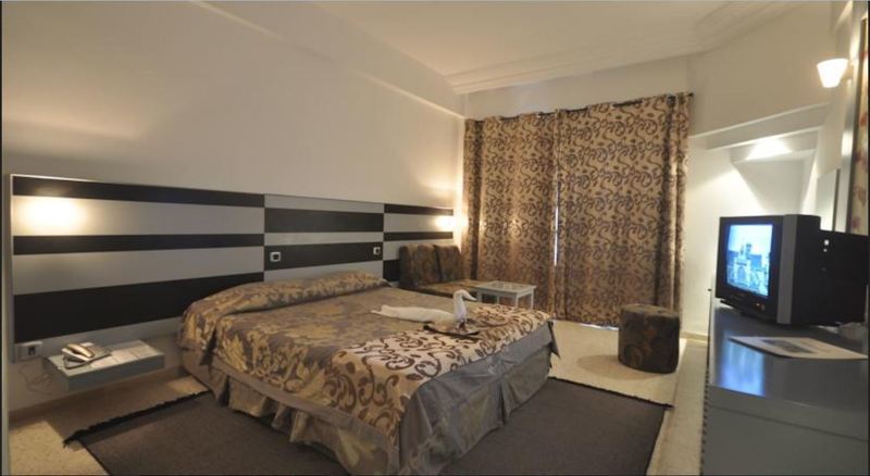 Chiraz Club - Families Only Hotel