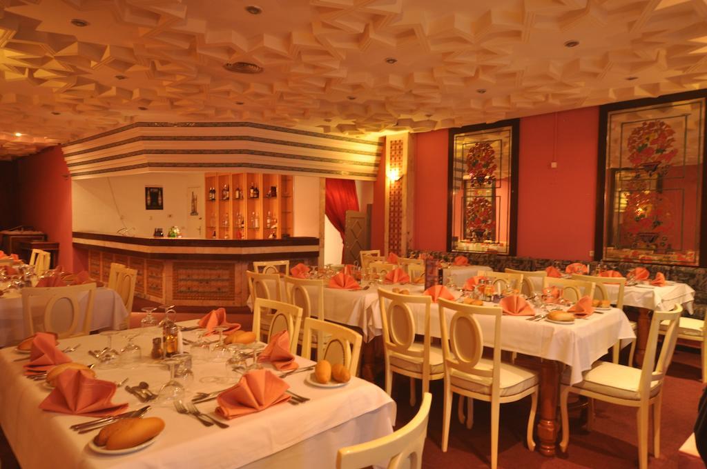Chiraz Club - Families Only 3*