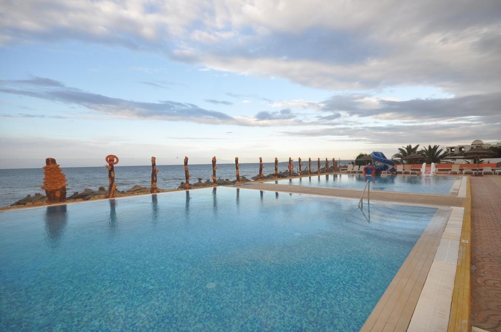 Chiraz Club - Families Only Hotel